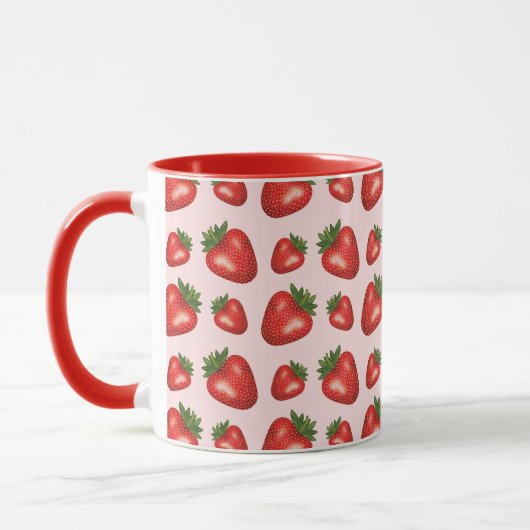 Rotes Erdbeermuster auf Rosa mit Individuelle Name Tasse (Links)