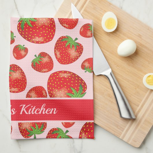 Rotes Erdbeermuster mit benutzerdefiniertem Text Geschirrtuch (Viertel Falte)