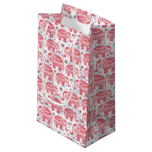 Rotes ethnisches Elefant-Muster Kleine Geschenktüte (Vorderseite Schrägansicht)
