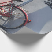 ROTES FAHRRAD AUF DER STRASSE GESCHENKPAPIER (Ecke)
