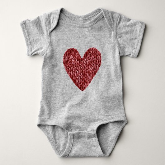 Rotes falsches Strickherz Baby Strampler (Vorderseite)