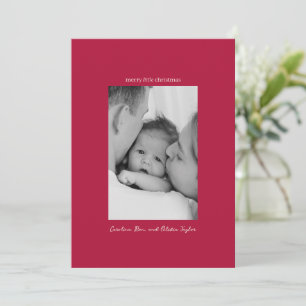 Rotes Familienfoto Frohe kleine Weihnachten