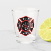 Rotes Feuerwehr-Feuerwehrmann-Abzeichen Schnapsglas (Vorderseite)
