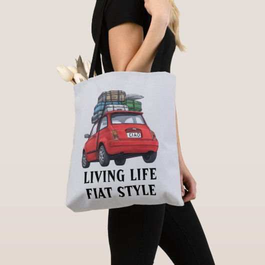 Rotes Fiat-Auto Tasche (Von Nahem)
