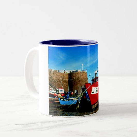 Rotes Fischerboot Bonne Nuit Zweifarbige Tasse (Vorderseite Links)