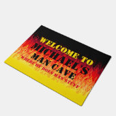 Rotes Frisierte Auto Flammen - Menschenhöhle Fußmatte (Schrägansicht)