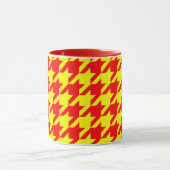 Rotes Gelbes Hahnentrittmuster Karierter Karo Tasse (Zentrum)
