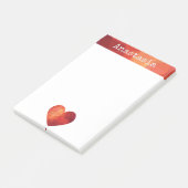 rotes geometrisches Herz und personalisierter Name Post-it Klebezettel (angewinkelt)