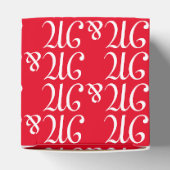 Rotes Geschenk für die Initials eines Paares anpas Geschenkschachtel (Oben)