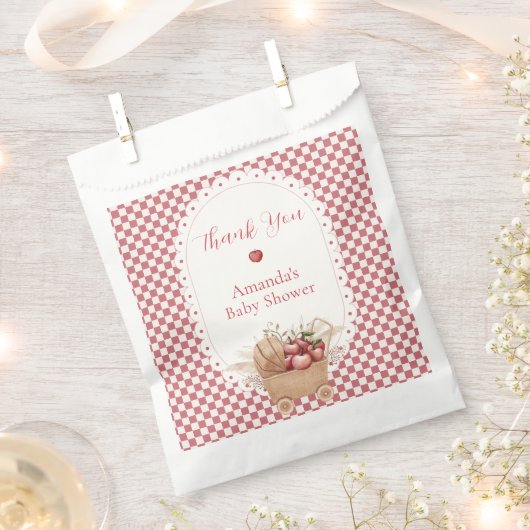 Rotes Gingham Boho Augapfel Baby Shower Geschenktütchen (Ausgeschnitten)