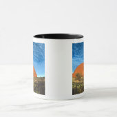 Rotes Glühen des berühmten Ayers Rock im Outback Tasse (Zentrum)