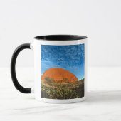 Rotes Glühen des berühmten Ayers Rock im Outback Tasse (Links)