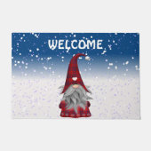 Rotes Gnome im Schnee Fußmatte (Vorderseite)