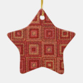 Rotes Granny Square Muster Keramik Ornament (Hinten)