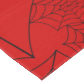 rotes Halloween Gothic Spinnennetz Tischdecke (Schrägansicht)