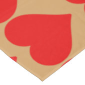 Rotes Herz Form Liebe Klassischer Minimalismus Tischdecke (Schrägansicht)