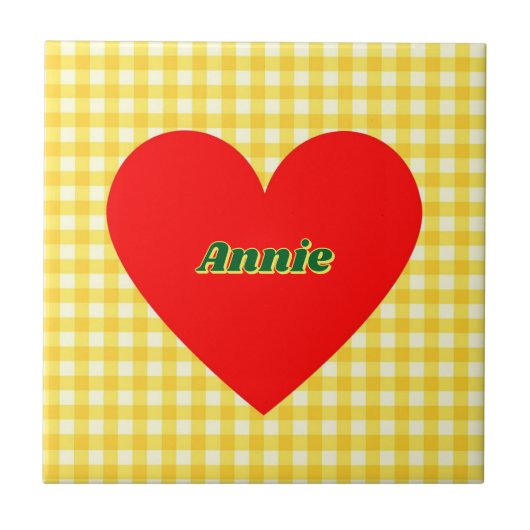 Rotes Herz Gelber Gingham Valentinstag Fliese (Vorderseite)