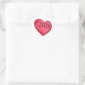 Rotes Herz mit 2026 graviert Runder Aufkleber (Tasche)