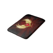 Rotes Herz mit goldenen Flügeln Badematte (Schrägansicht)