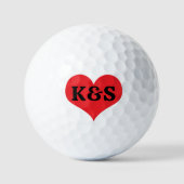 Rotes Herz mit Ihren schwarzen monogrammierten Ini Golfball (Vorderseite)