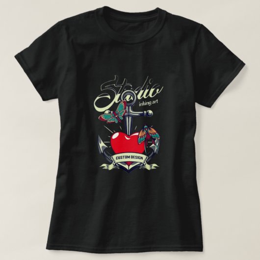 Rotes Herz und Schmetterlinge Studio Kunst T-Shirt (Design vorne)