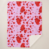 Rotes Herz Unendliche Initialen Monogramm auf Rosa Sherpadecke (Vorderseite)