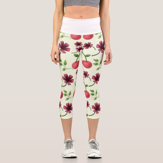 Rotes Kirschblütenmuster Capri Leggings (Vorderseite)