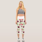 Rotes Kirschblütenmuster Capri Leggings (Vorderseite)