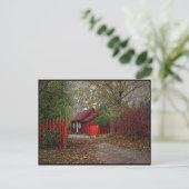 Rotes kleines Haus Postkarte (Stehend Vorderseite)