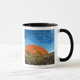 Rotes Leuchten des berühmten Ayers Rock im Outback Tasse