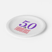 Rotes Lila 50. Party Pappteller (Schrägansicht)