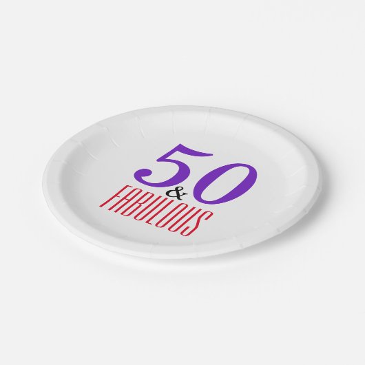 Rotes Lila 50. Party Pappteller (Schrägansicht)