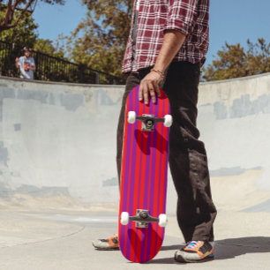 Rotes Lila Stilmuster Muster Skateboard
