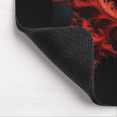 Rotes Mandelbrot-Fraktal auf schwarzem Hintergrund Mousepad (Ecke)
