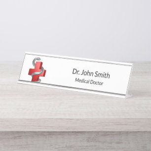 Rotes medizinisches Kreuz Silber Schlangensymbol Schreibtischnamensplakette