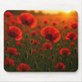 Rotes Mohnfeld bei Sonnenaufgang Mousepad (Vorne)