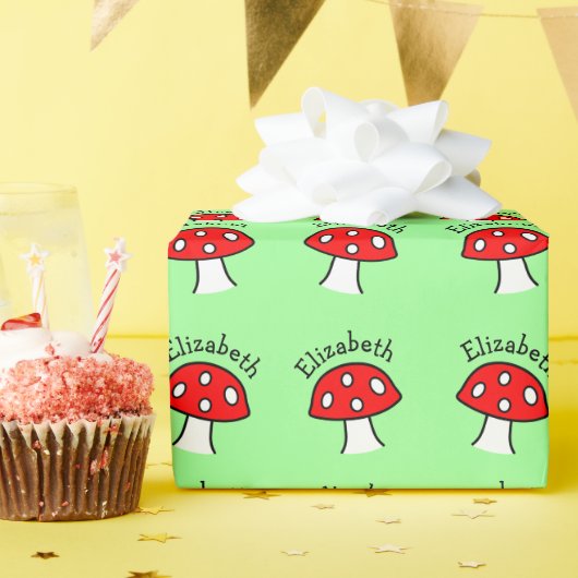 Rotes Mushroom Name Wrapping Paper Geschenkpapier (Geburtstagsparty)