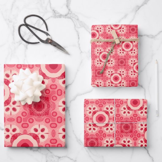Rotes Muster Geschenkpapier Set (Vorderseite)