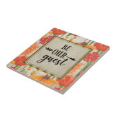 Rotes Orangenblumenwald ist unser Gast Fliese (Seite)