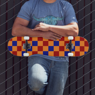 Rotes oranges blaues Karomuster Design  Skateboard