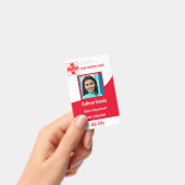 Rotes Personalisiertes Krankenhaus oder Klinikpers Ausweis (Handheld)