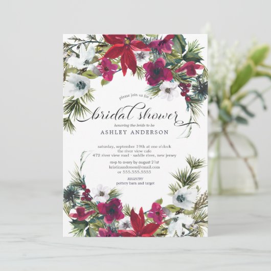 Rotes Poinsettia-Holly-Brautparty Einladung (Stehend Vorderseite)