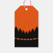 Rotes Retro Merry Xmas mit Kiefern und Schnee Geschenkanhänger (Rückseite)