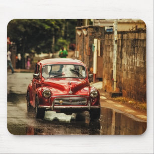 Rotes RetroMobile. Morris Minor Mousepad