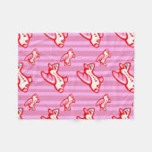 Rotes Rosa des Cartoon-Spielzeug-Flugzeuges | Fleecedecke (Vorderseite (Horizontal))