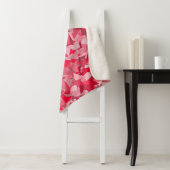 Rotes Rosa Dreieckmuster Sherpadecke (Beispiel)