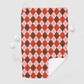 Rotes Rosa und Braunes Argyle-Muster-Monogramm Golfhandtuch (Insitu)