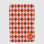 Rotes Rosa und Braunes Argyle-Muster-Monogramm Golfhandtuch (Vorderseite)