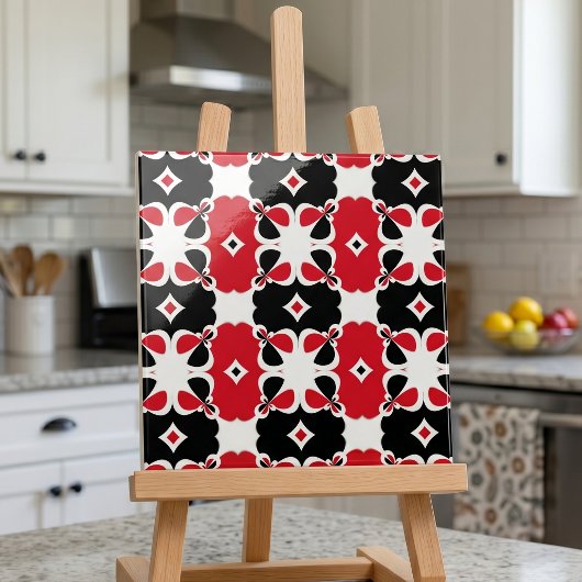 rotes Schwarz-Weiß-Muster Fliese