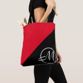 Rotes Schwarzes Monogramm Tasche (Von Nahem)